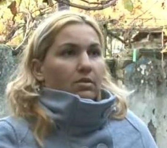 Семейство с три деца остана без дом след потопа в