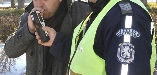 Пиян шофьор е бил хванат рано сутринта във Враца съобщиха