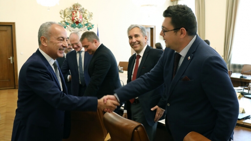 Служебното правителство продължава да работи за сигурността в доставките на