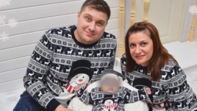 Върнаха на родителите му отнетото българско бебе в Германия Това
