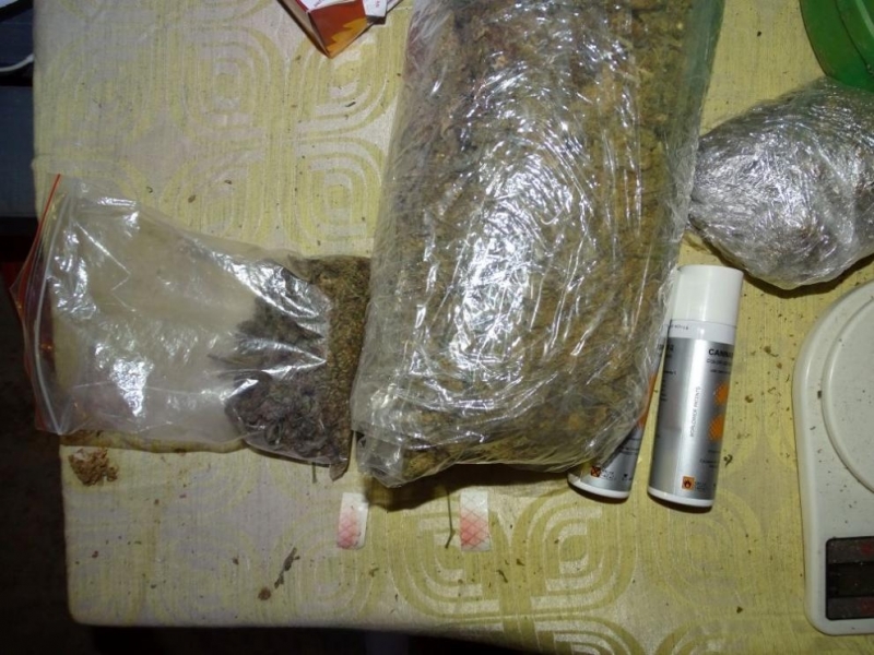 Иззеха наркотици фалшиви стоки и цигари в Русенско съобщиха от