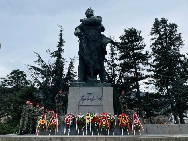 Жители и гости на града под Околчица отбелязаха заедно 176 тата