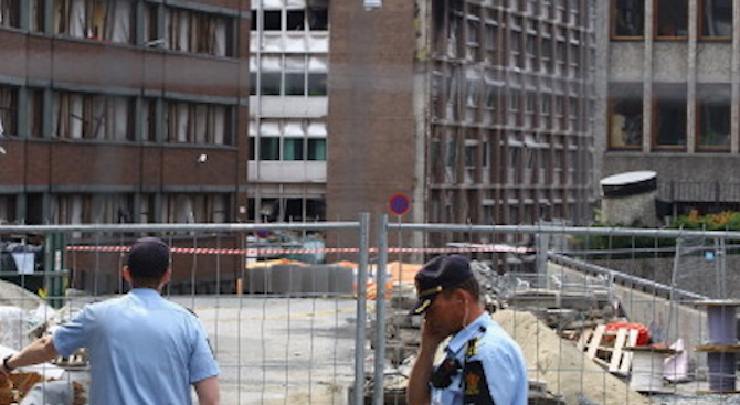 Вчерашната стрелба в джамия край норвежката столица Осло се разглежда