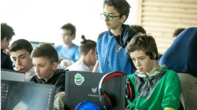 Училищна Телерик Академия най мащабната безплатна ИТ инициатива за ученици