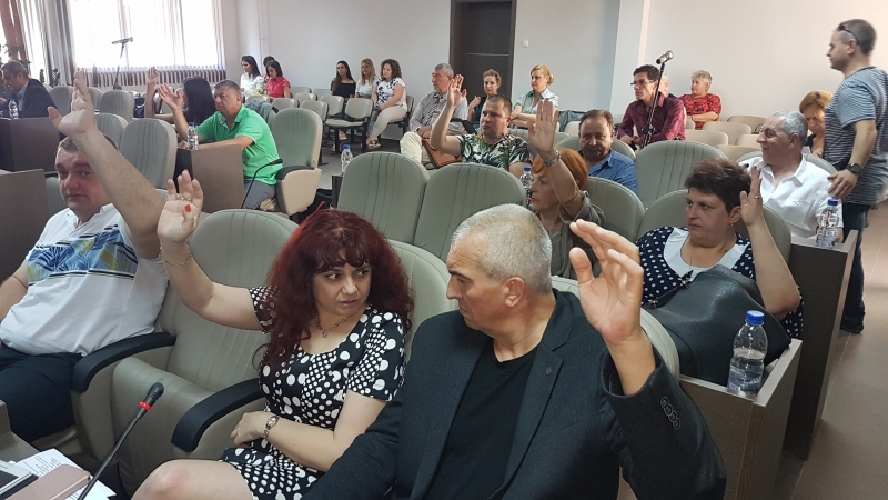 Днес по време на редовното заседание на общинския съвет във