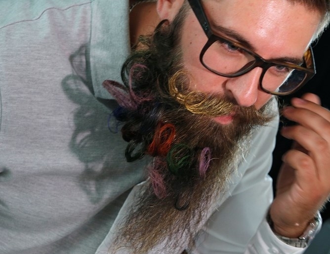 Вторият шампионат за най хубава брада и мустаци в Париж излъчи