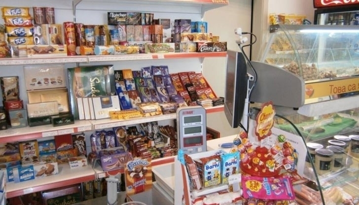 Снощи неизвестен е разбил и ограбил хранителен магазин в Брусарци
