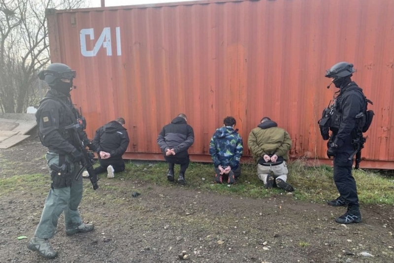 Арестуваха 4 ма познайници на полицията в Монтана заради наркотици и