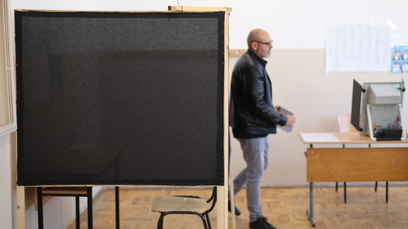 Избирателната активност към 13 00 ч е 17 4 сочат данните от