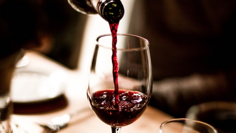 Служители от Митница Бургас иззеха близо 30 000 литра вино в