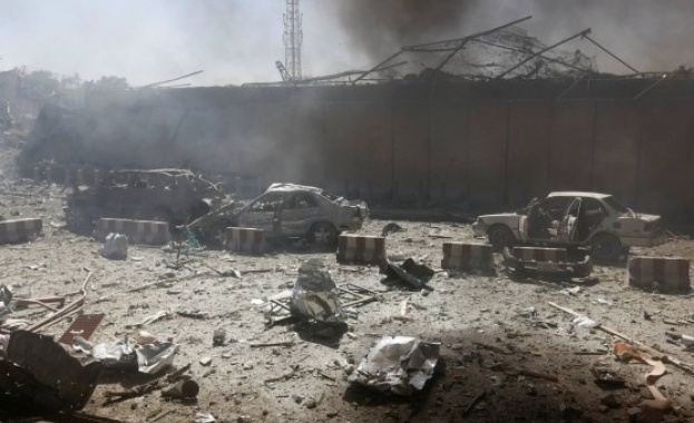 Седем души са пострадали при експлозия разтърсила конвоя на министър председателя