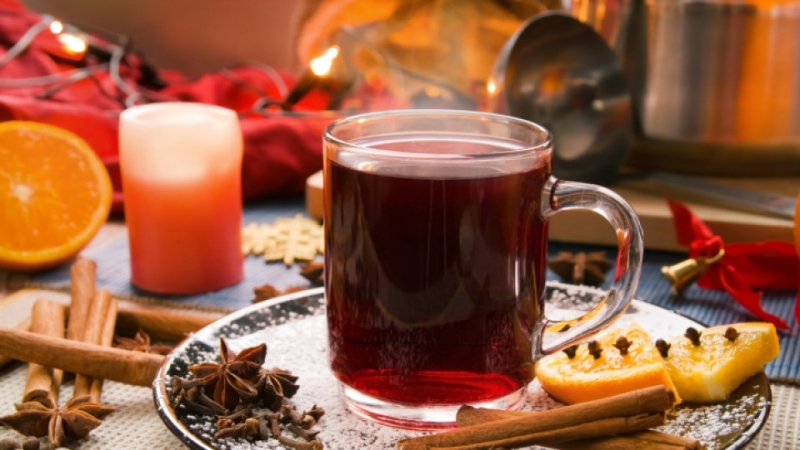Греяното вино е една от емблемите на зимата подобно