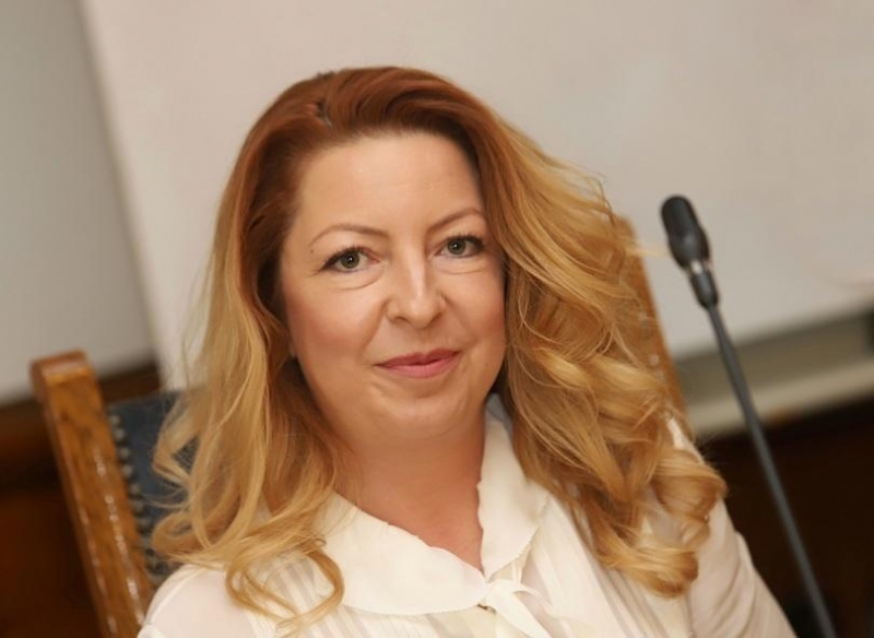 СмЕх! Новата в СЕМ е завършила аграрна икономика с 3,89 във Враца