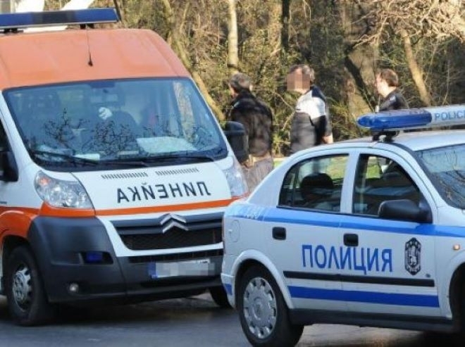 Ужас в Монтанско! Син намушка с нож баща си в гърдите, състоянието му е критично
