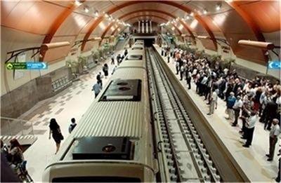 Движението на софийското метро между станциите Жолио Кюри и национален