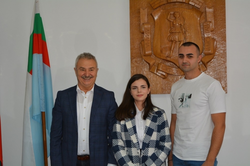 Четири студентски стипендии осигури община Монтана за тази година Кметът