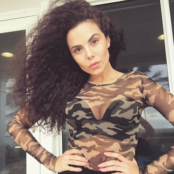 Украинската певица Настя Каменски която е сериозна конкуренция на Ким