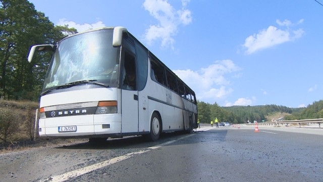 Пореден инцидент с автобус превозващ деца е станал този следобед