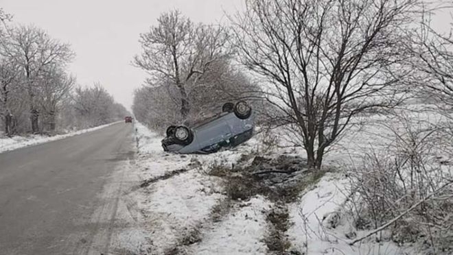 Кола се преобърна в Монтанско съобщиха от МВР Инцидентът е