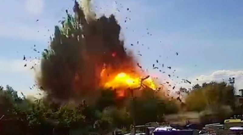 Силни взривове разтърсиха тази сутрин украинския пристанищен град Николаев съобщи кметът