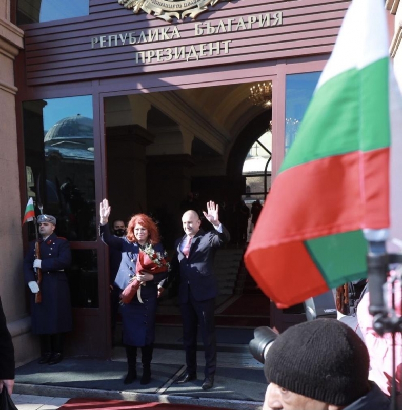 Президентът Румен Радев и вицепрезидентът Илияна Йотова встъпиха официално в