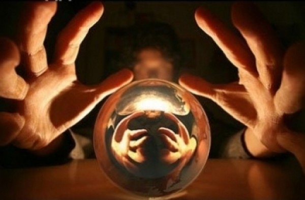 Двойка вещери взели 33 000 лева от баба за да й