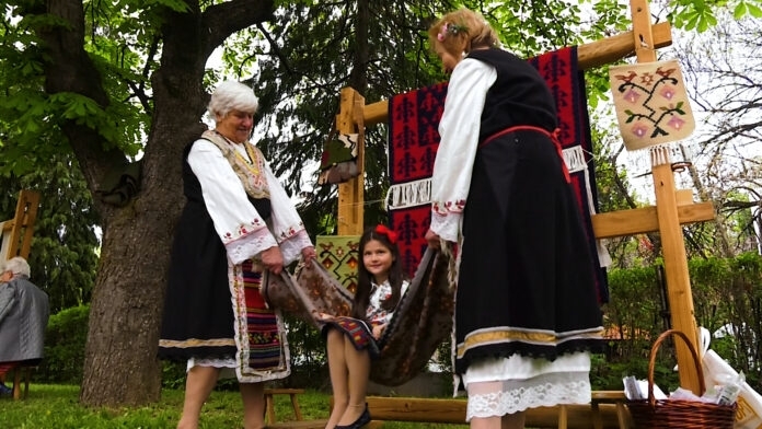 В момента в китното градче Чипровци се провежда Фестивалът на
