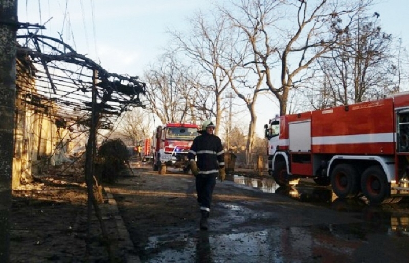 Голям пожар е горял в къща в Монтана съобщиха от