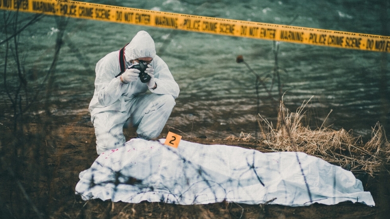 Човешко тяло изплува от водите на река Черни Лом пише