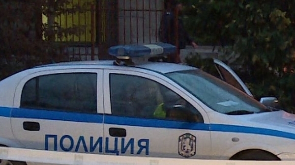 53 годишен мъж е задържан за нанасяне на побой над приятелката