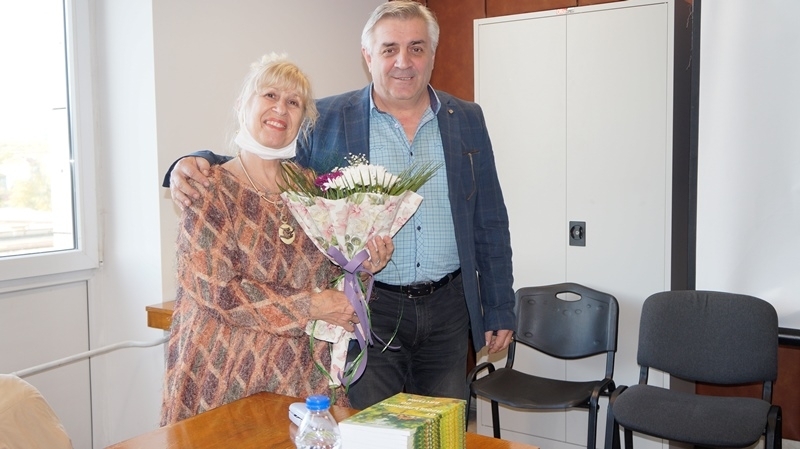 Премиера на най новата книга на Дарина Цветкова сборникът с