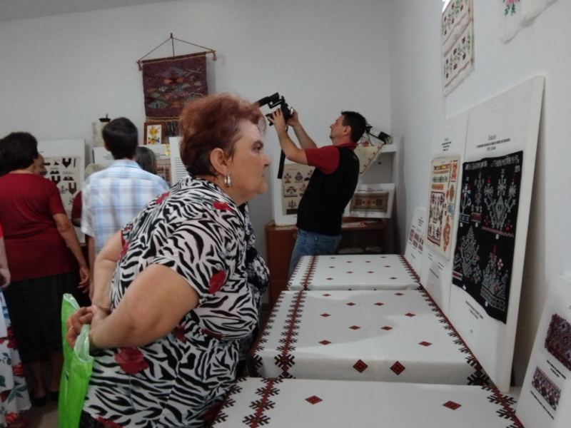 Изложбата Мотивът основен елемент в българската шевица пазещ родовата