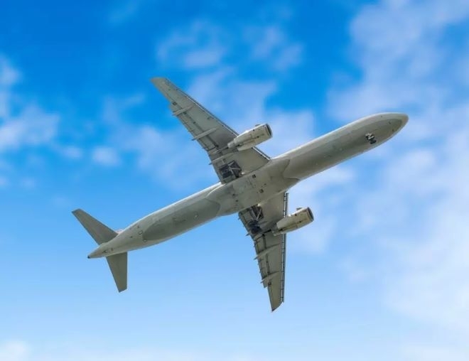 Осемгодишно момиченце колабира по време на полет на SkyWest Airlines