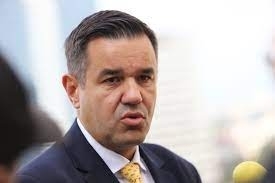 Следващата седмица Ел Би Булгарикум излиза от една от търговските