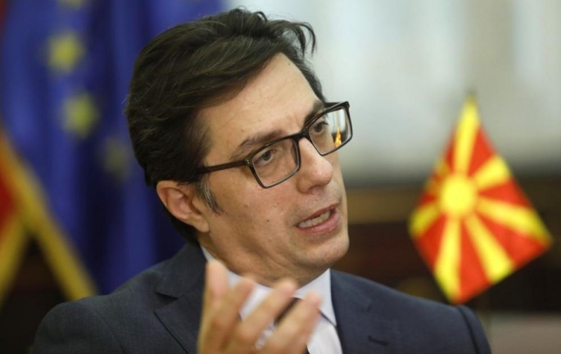 Президентът на Северна Македония Стево Пендаровски връчи днес мандат за
