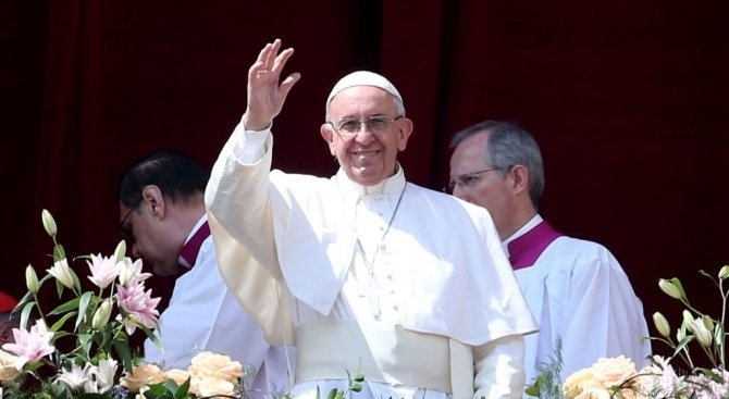 Папа Франциск призова правителствата да изпълнят ангажиментите си да ограничат климатичните