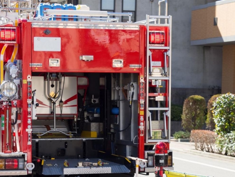 Шест души включително четири деца са починали рано тази сутрин