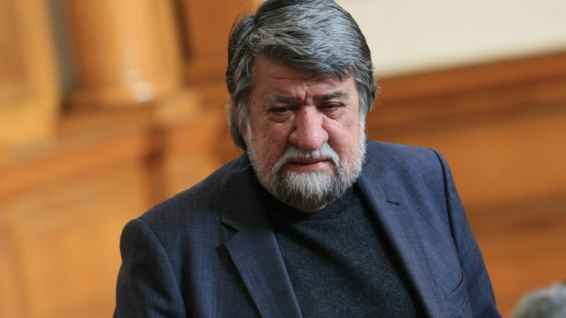 Вежди Рашидов подава оставка като депутат  Това обяви самият той