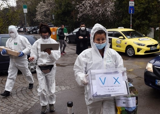 Отделни подвижни секции за избиратели заразени с COVID 19 или контактни