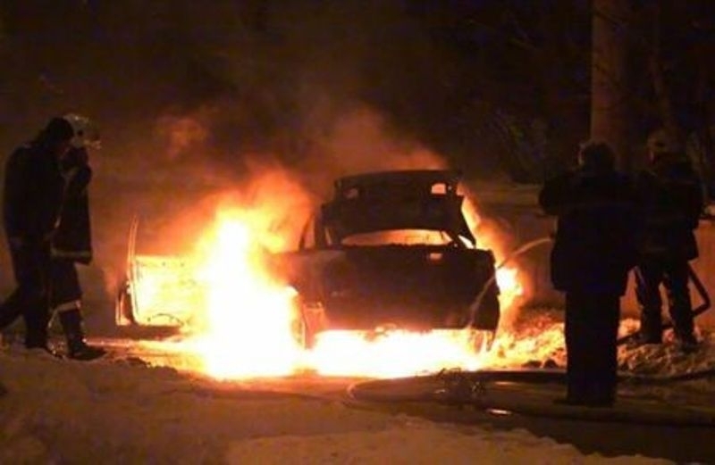 Кола горя като факла във Врачанско съобщиха от областната дирекция