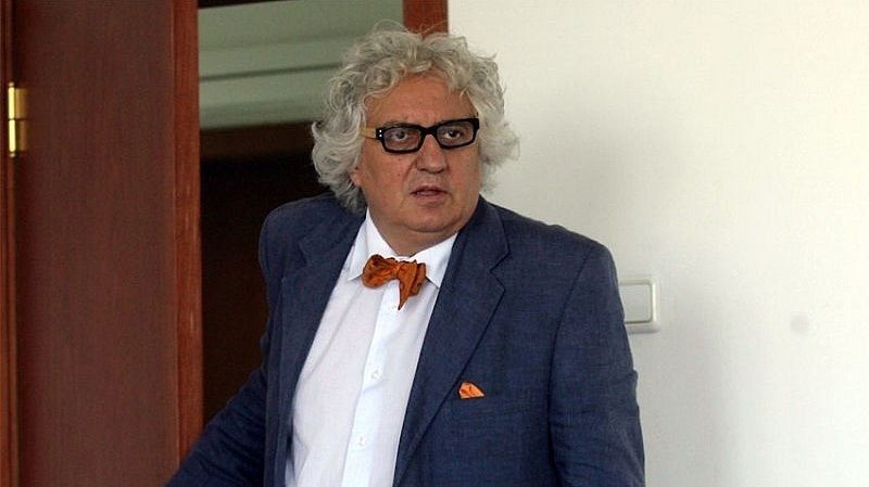 Има нещо парадоксално в това че основните обвинения в непрозрачност