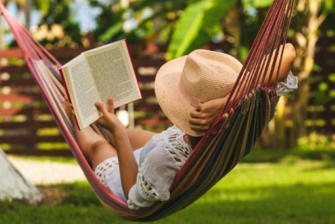 Навикът да четем и работим в легнало положение е много вреден за