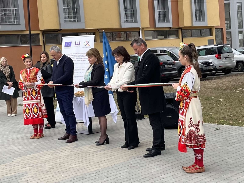 На 17 октомври от 11 30 часа в Мездра се проведе