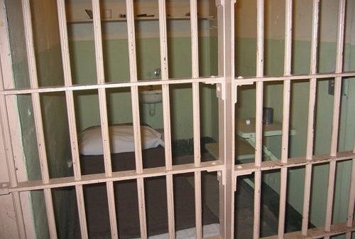 Арестант вилня в районното управление в Монтана, потроши част от инвентара на килия