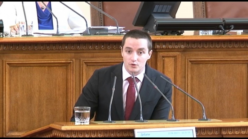 Депутатът от БСП Явор Божанков беше заплашен от шофьор с пистолет на