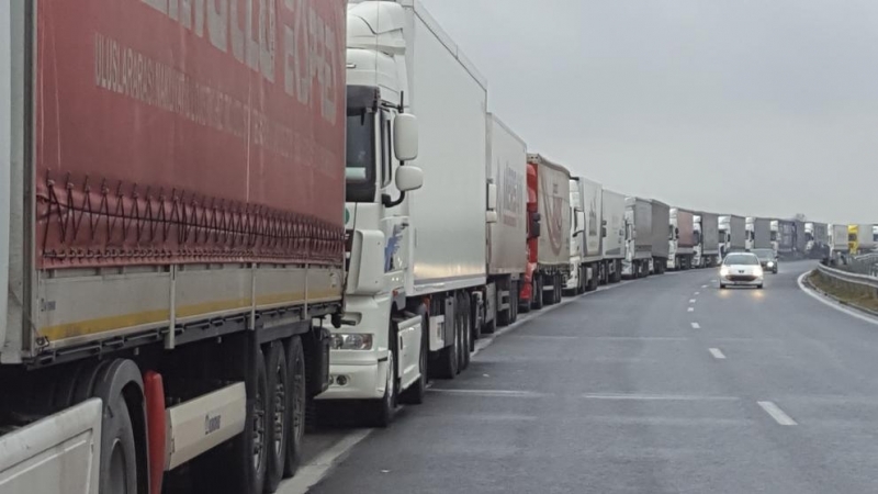 На ГКПП Капитан Андреево започна раздаването на храна и вода