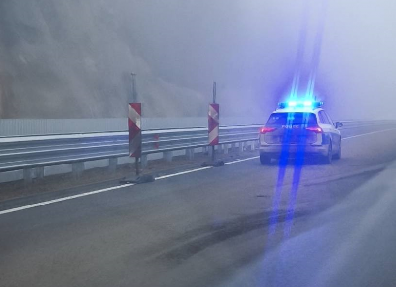 Катастрофа затруднява движението по скоростния път между Мездра и Ботевград