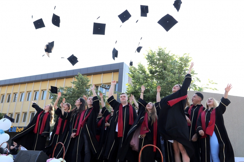 Вчера СУ Христо Ботев – Оряхово изпрати своя 109 ти випуск