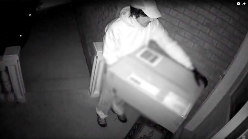 Наемен убиец простреля жена с арбалет пише вестник Торонто стар