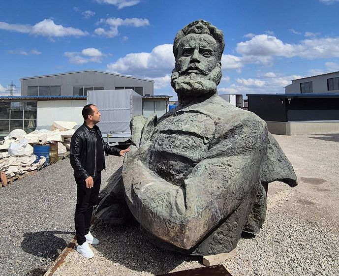 Калин Каменов: Възстановяването на паметника на Христо Ботев върви по план, скоро ще бъде отново във Враца /снимки/